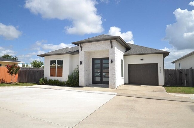 Building Photo - 18526 Bridgeway Ln
