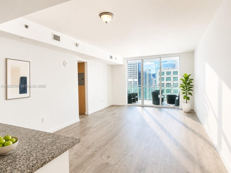 Building Photo - 951 Brickell Ave