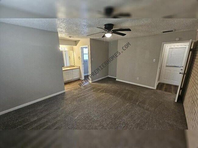 Building Photo - 23915 Spring Fork Dr