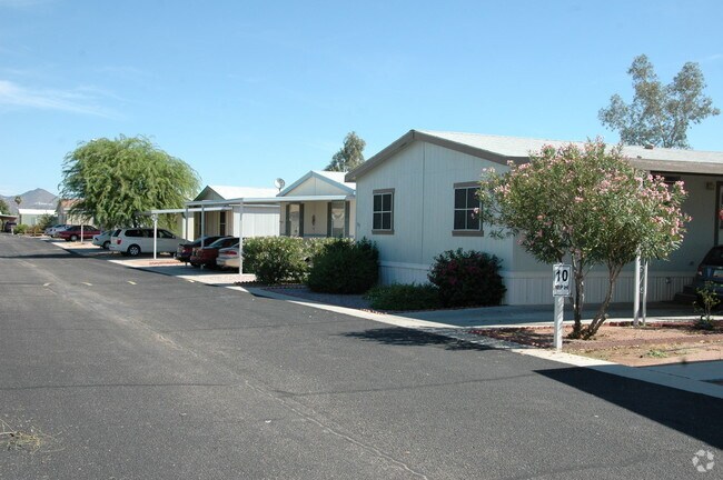 Building Photo - Pueblo Mesa