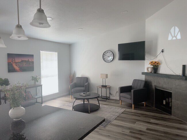 Building Photo - 7104 Elliot Ct