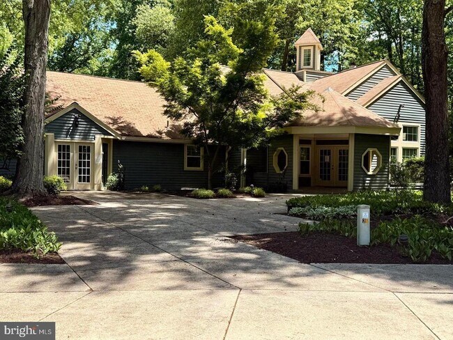Building Photo - 982 Yachtsman Way