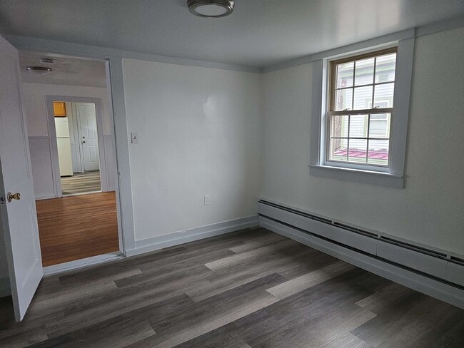 Building Photo - 220 Main St