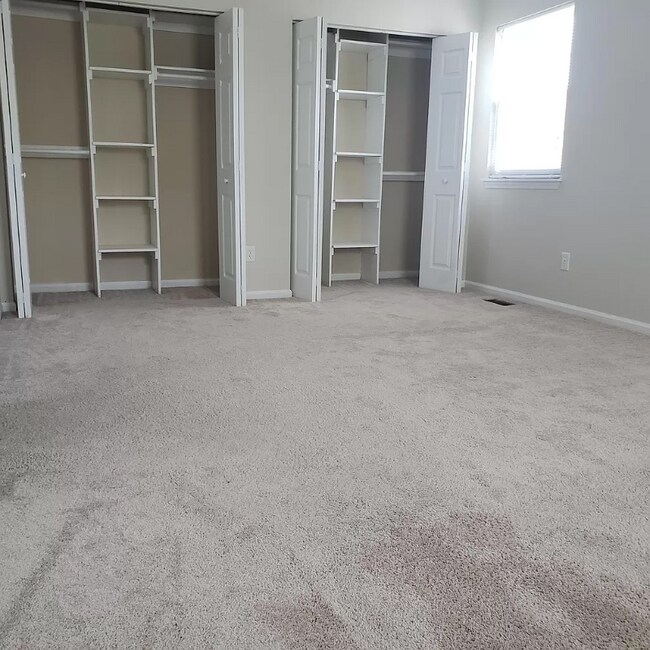 Building Photo - 1725 Olde Buckingham Rd