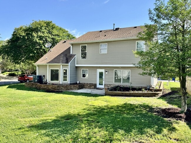 Building Photo - Available NOW! Unique Home in Wesleyan Cha...