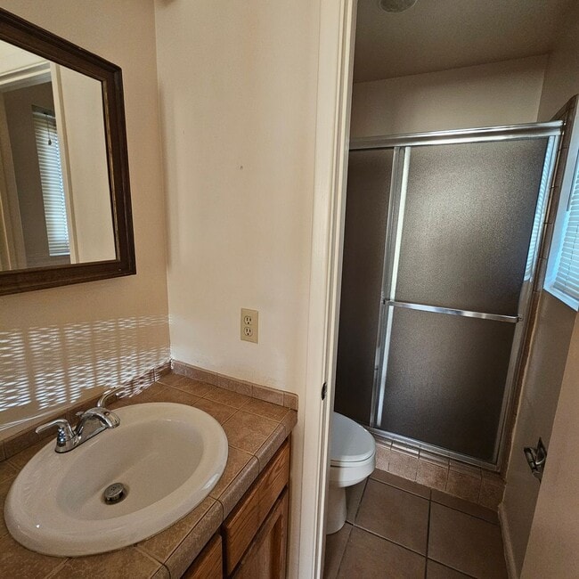 Building Photo - Updated Rental Available Now!
