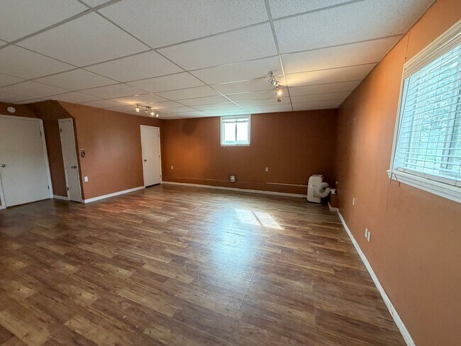 Building Photo - Flintwood- JK