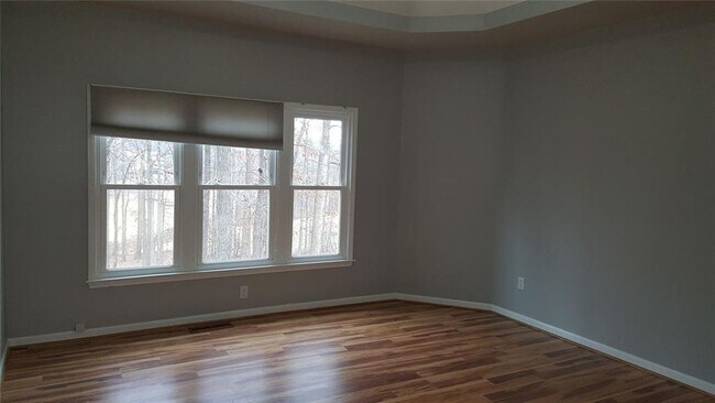 Building Photo - 3885 Waterford Dr