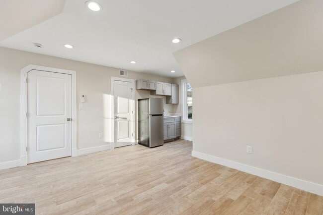 Building Photo - 2150 N Stafford St