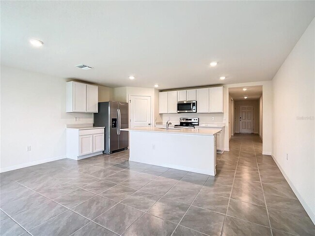 Building Photo - 8561 SW 46th Ave