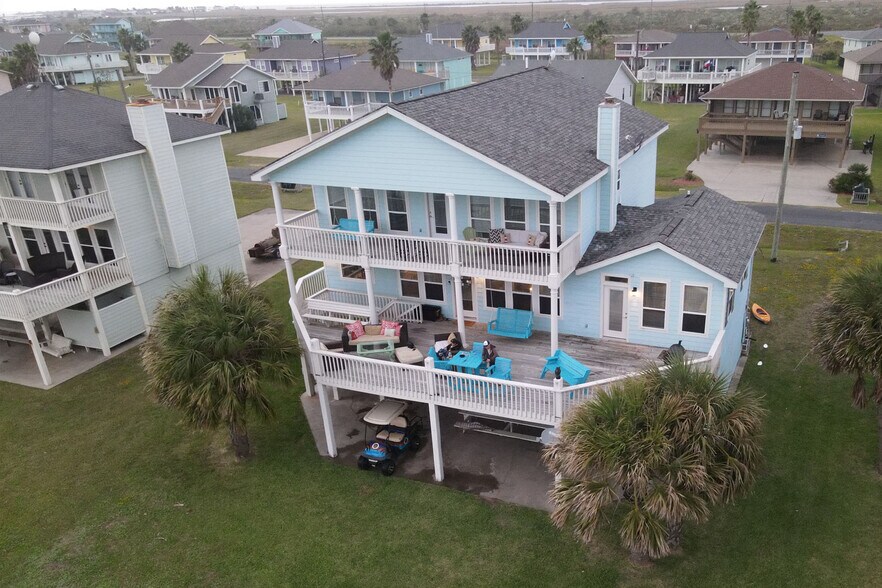 Building Photo - 3180 Sea Castle Dr