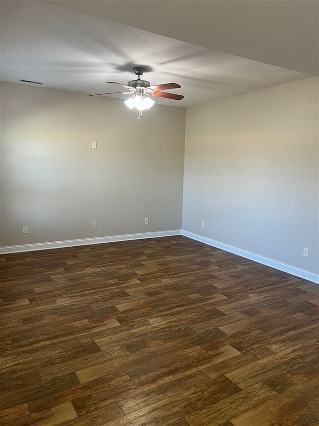 Building Photo - 593 Springfield Blvd