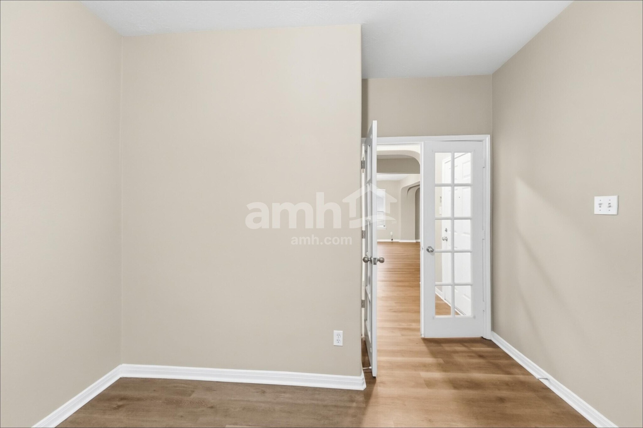 Building Photo - 3007 Valiant Elm St