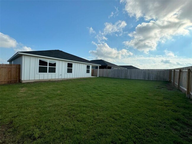 Building Photo - 501 Double Vision Rd