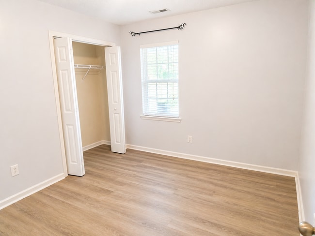 Building Photo - 203 Stockton Ct