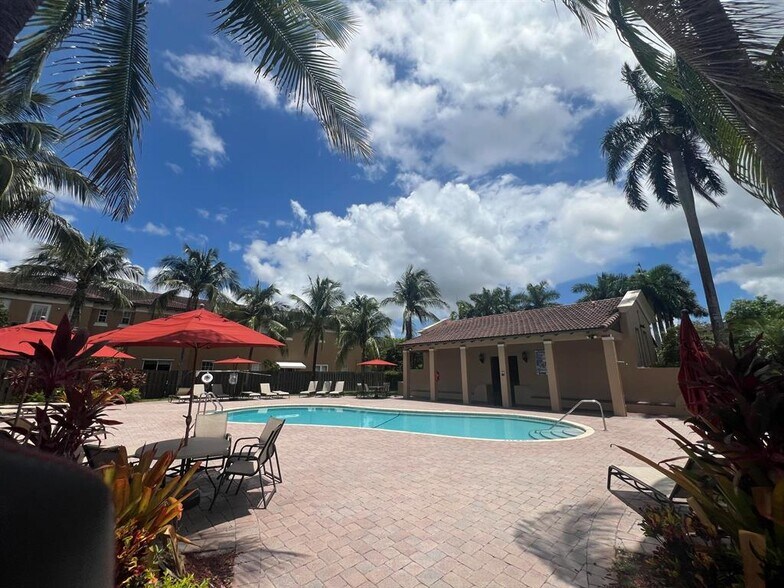 Primary Photo - 8657 Blaze Ct