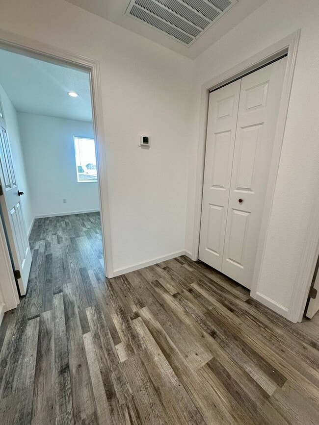 Building Photo - Brand-New 3 Bedroom, 2 Bath Home with Garage