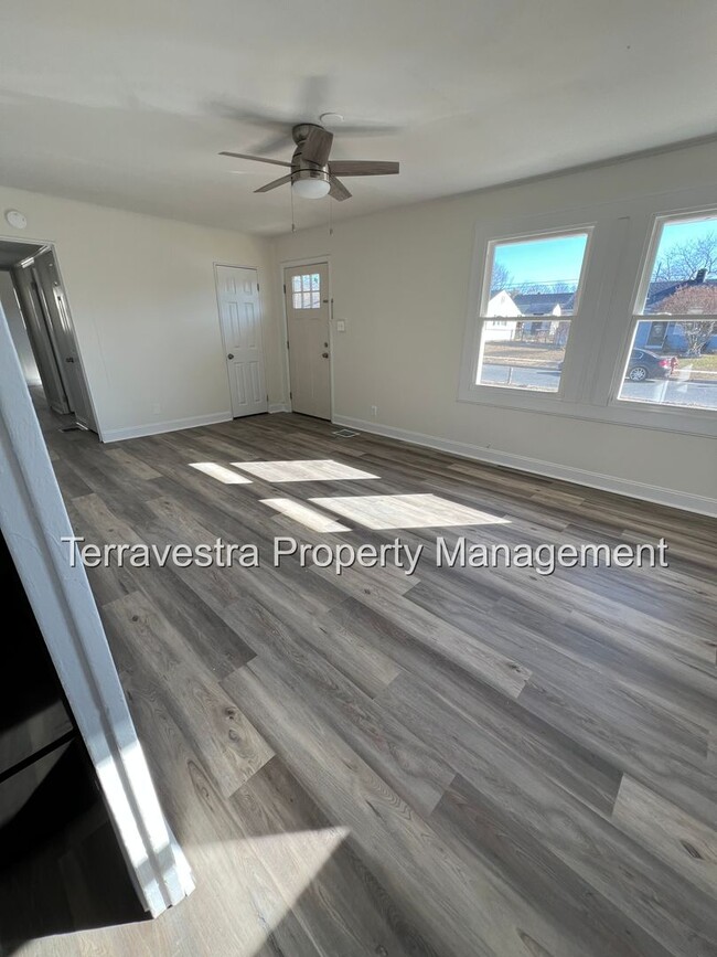 Building Photo - Beautifully remodeled 3 bedroom in Upper D...