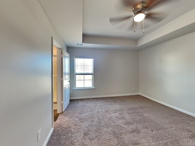 Building Photo - Located in desirable Ashton Lakes neigComi...