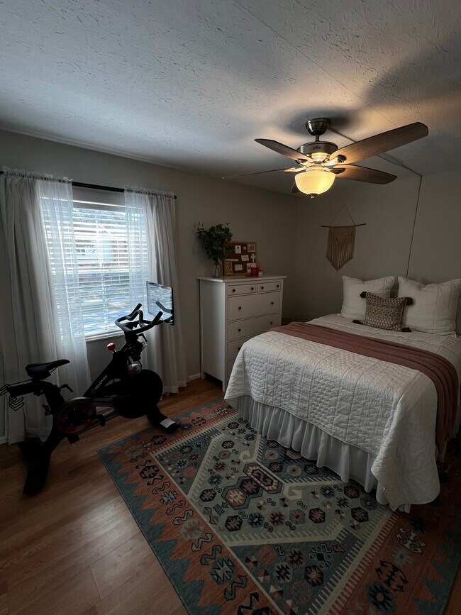 Building Photo - 4611 W North B St