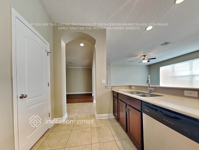 Building Photo - 2629 Red Fern Dr