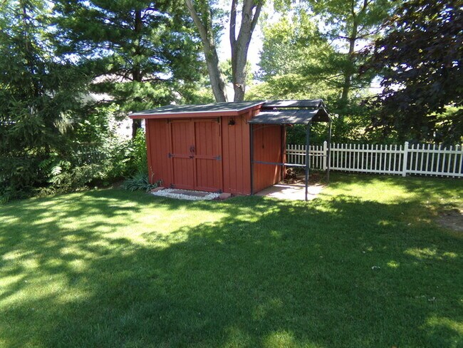 Building Photo - Beautiful 3 Bed 3.5 Bath Xenia Home!