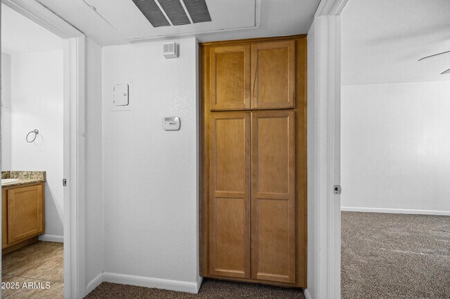 Building Photo - 5995 N 78th St