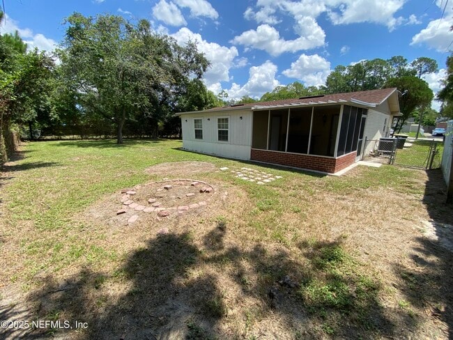 Building Photo - 4581 Praver Dr N