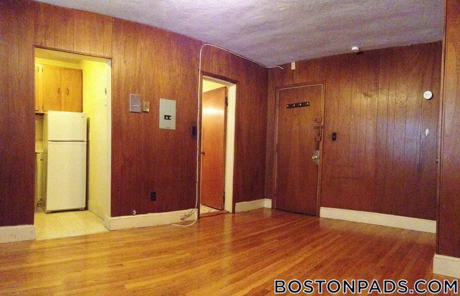 Building Photo - 32 Westland Ave
