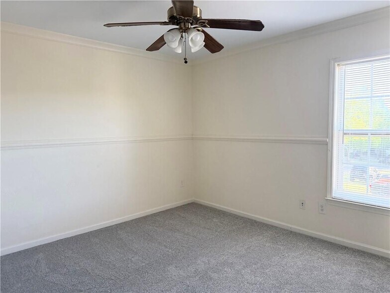 Building Photo - 6460 Whirlaway Dr