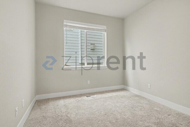Building Photo - 8565 SW 176th Ave