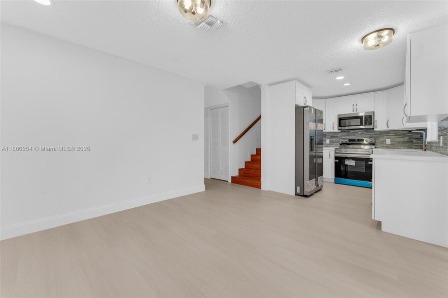Primary Photo - 9745 NW 37th St