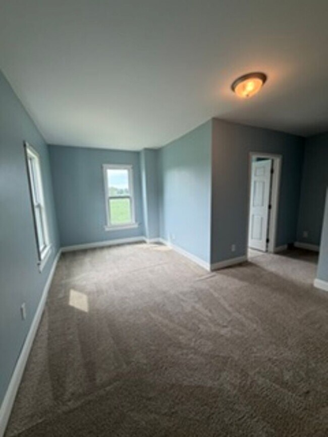 Building Photo - Three bedroom home