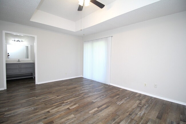 Building Photo - 2-Story Townhome with Open Layout, Balcony...