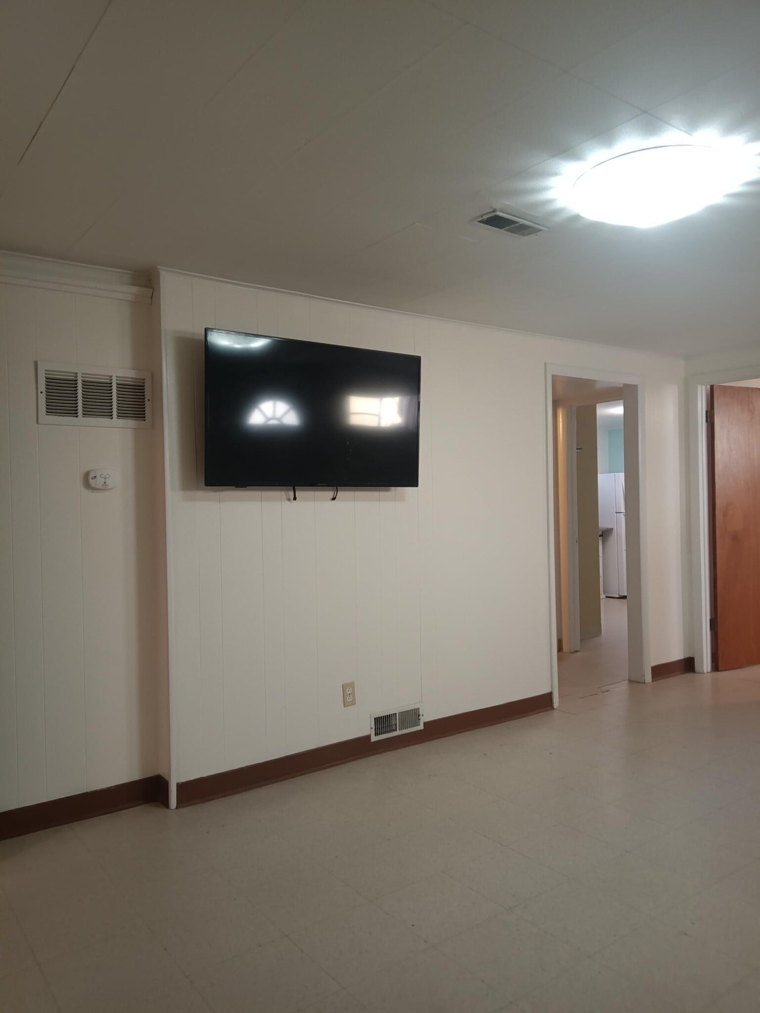 Building Photo - 335 W Kennedy Ave