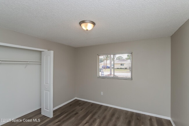 Building Photo - 1051 Marlin Dr