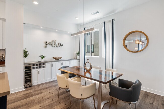 Building Photo - 281 W 8th St