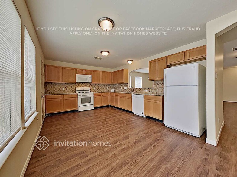 Building Photo - 6424 Mountain Pines Ln