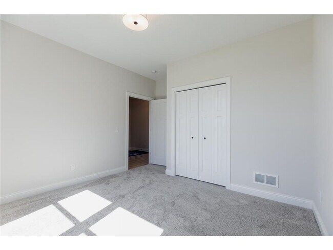 Building Photo - 4817 127th Cir NE