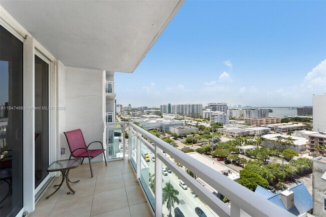 Building Photo - 6917 Collins Ave