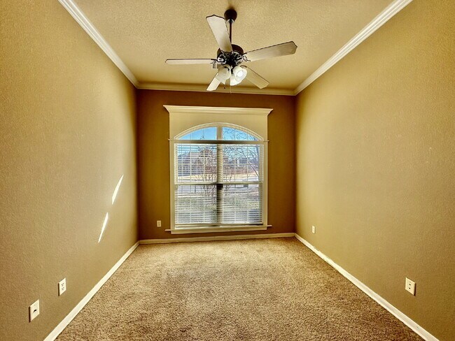 Building Photo - 2591 N Tragalger Dr.