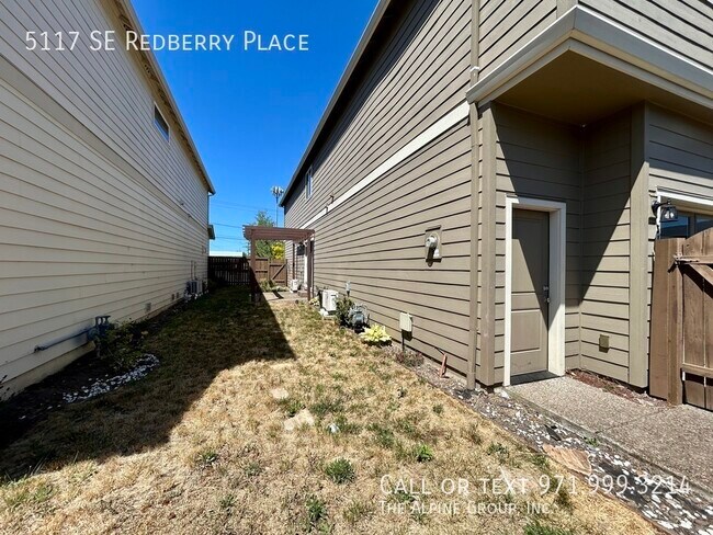 Building Photo - 5117 SE Redberry Pl