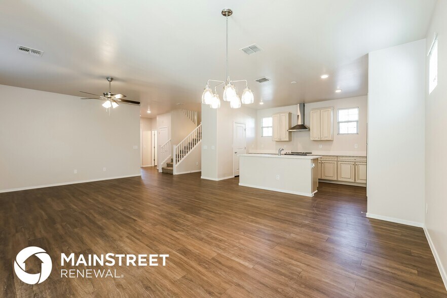 Building Photo - 16603 W Sierra St