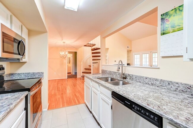 Building Photo - Beautiful 2-Bedroom 2-Bathroom Condo with Loft In The Heart of Germantown