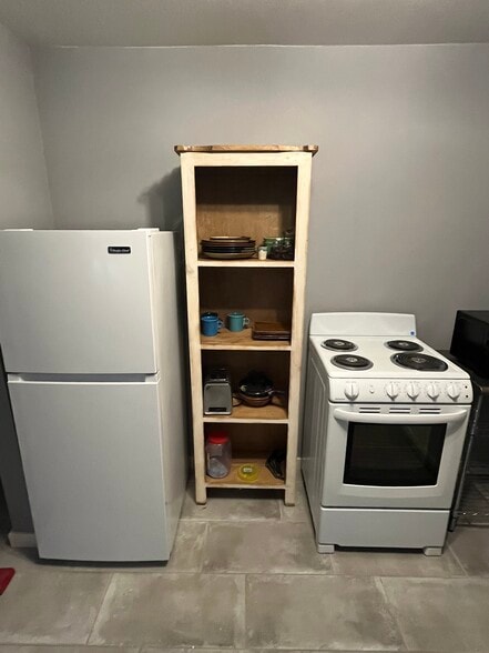 Building Photo - 496 W Mohave St