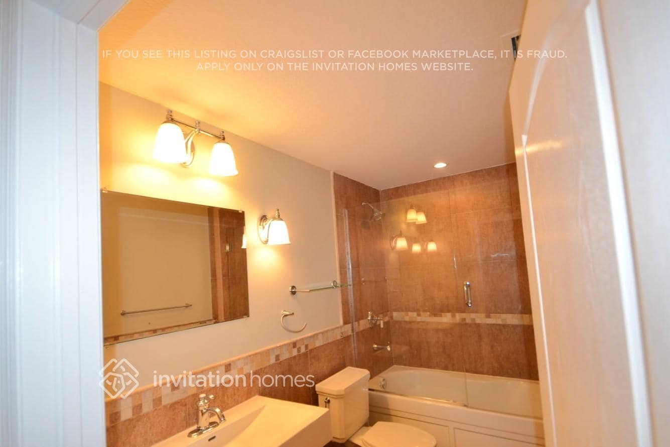 Building Photo - 16244 SW 44th Ln