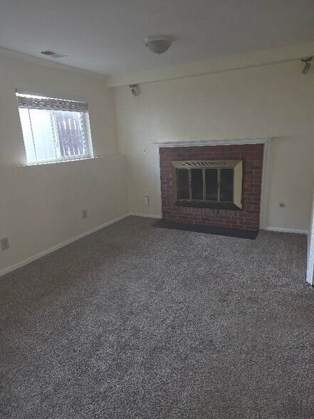 Building Photo - 4553 S Dudley St