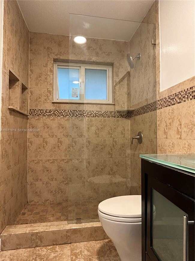 Building Photo - 230 SW 30th Ave