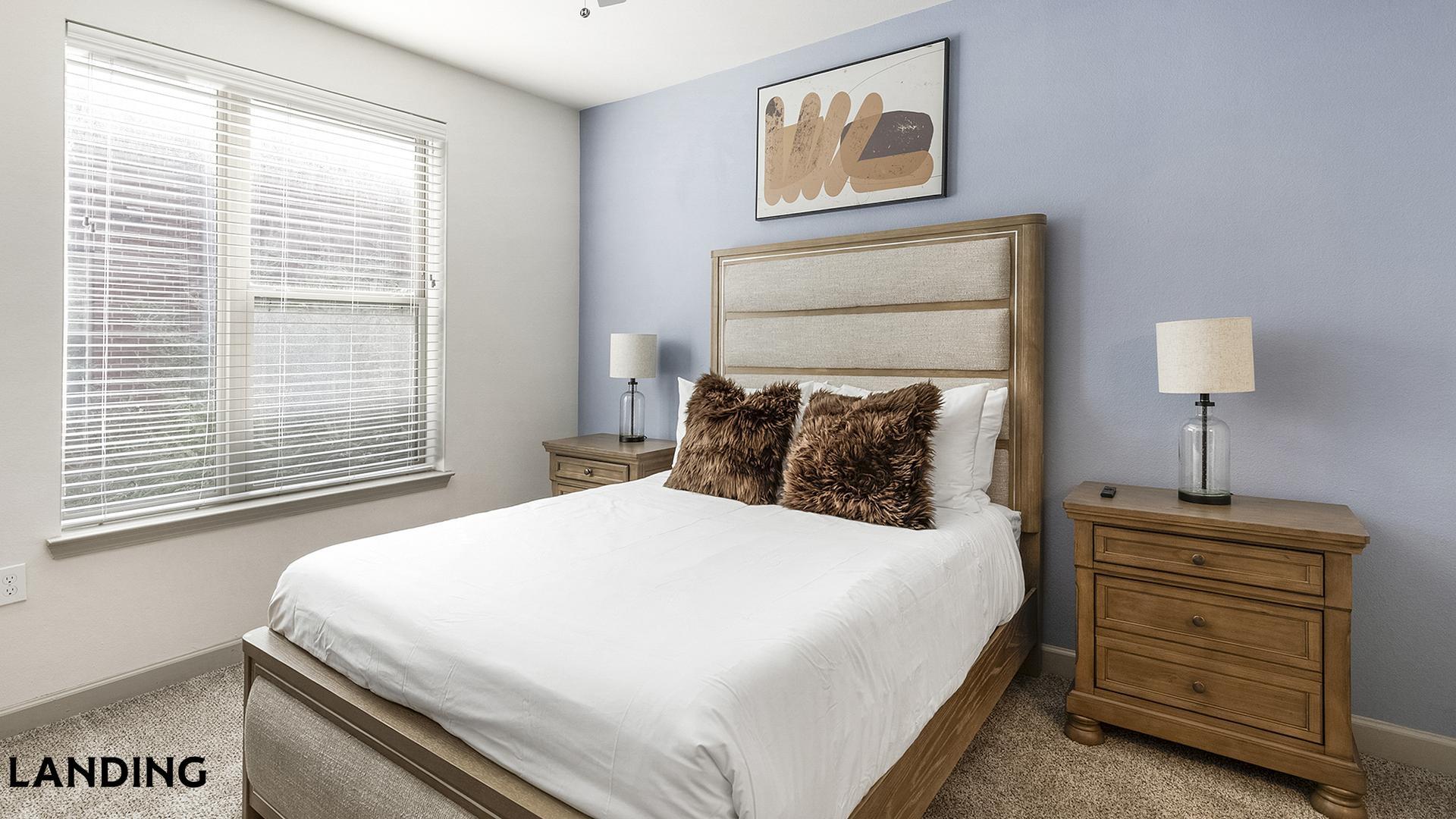 Building Photo - 2800 NE Green Oaks Blvd