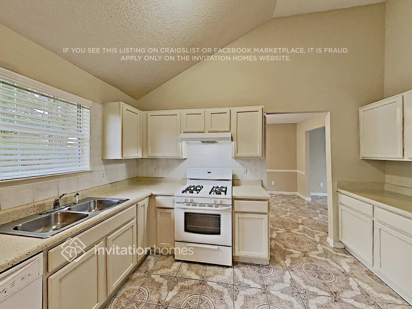 Building Photo - 3539 Riverview Club Dr